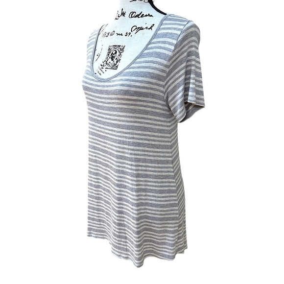 LuLaRoe Striped Beige & Tan Top Classic T Size XS - Picture 2 of 6